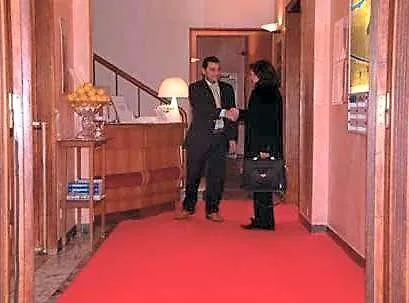 Moderno Hotel 3*